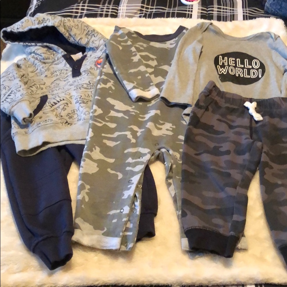 EUC Baby Boys 18month Lot. 3 outfits